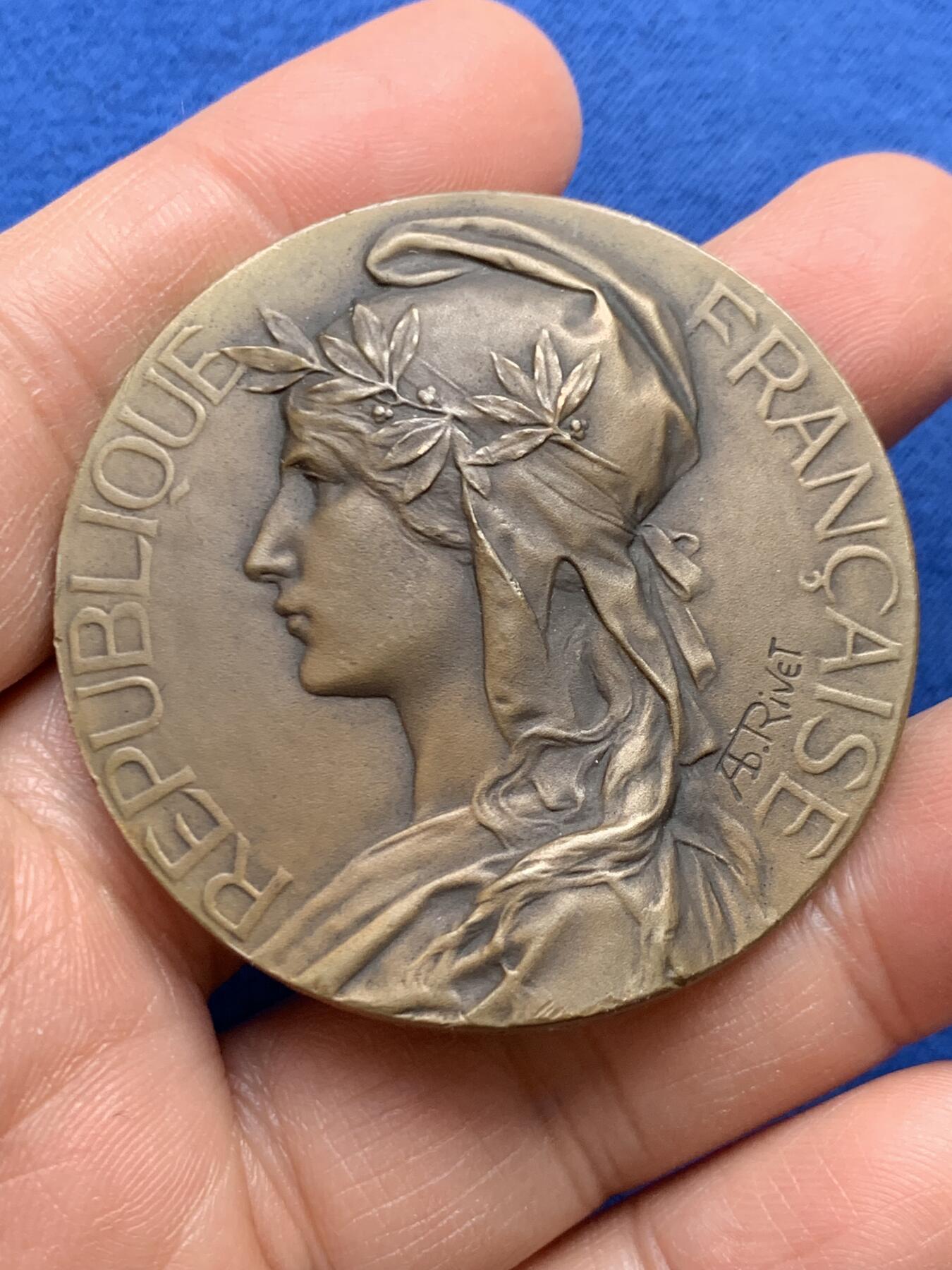 《竞宝斋》第459场 周日，周一，2场连拍 （全场包邮）欢迎送拍 法国玛丽安娜女神铜章 50.2克 49.7mm 正方形铜标边铭