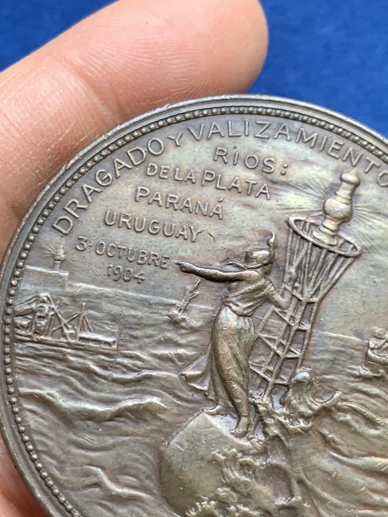 《竞宝斋》第459场 周日，周一，2场连拍 （全场包邮）欢迎送拍 阿根廷 1904年 航海铜章 底板不错 67.9g 52.5mm