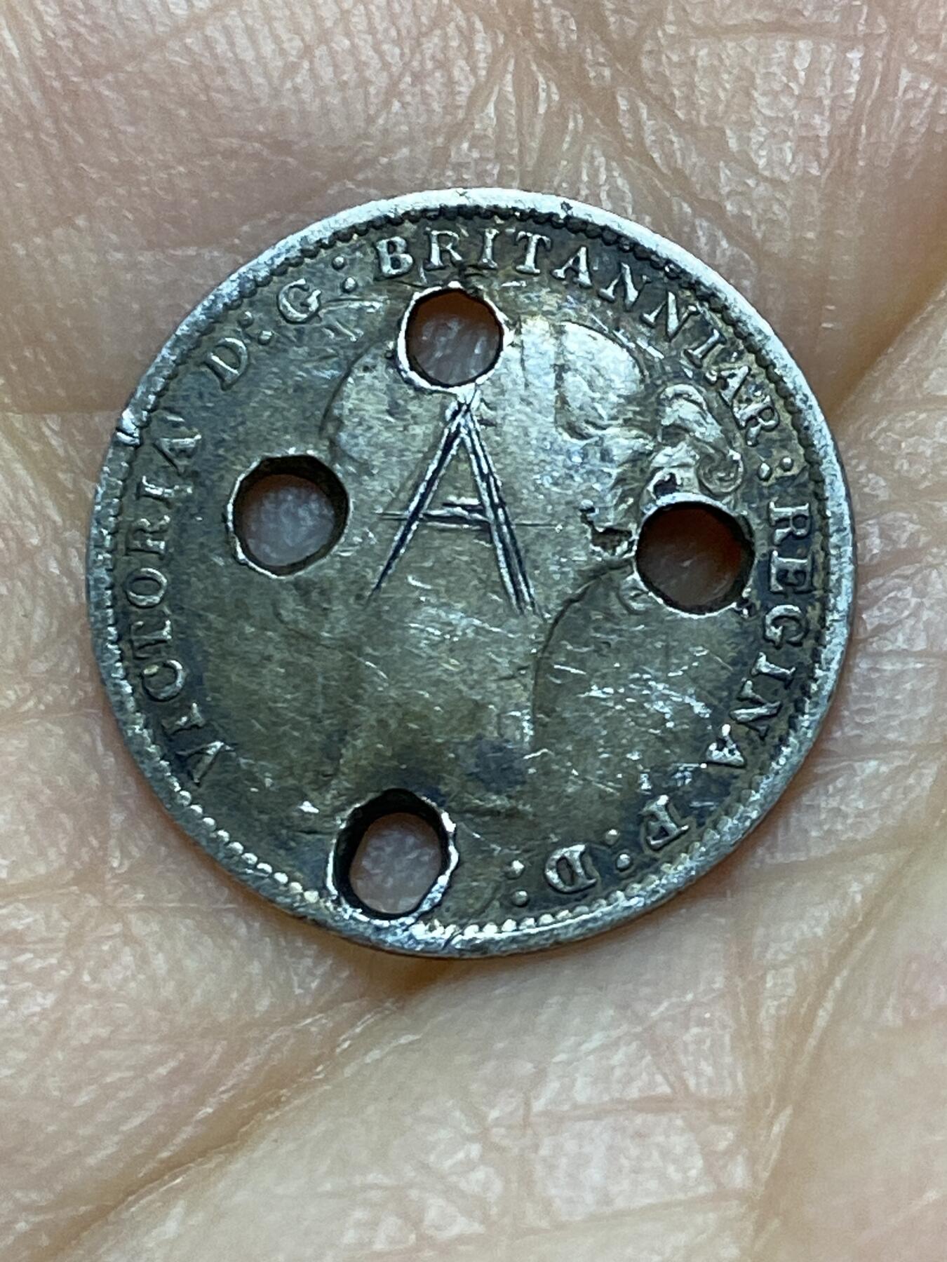 2026年第十一场(总第一百八十场）外国好品散币场(免佣金) 打孔–英国🇬🇧3便士银币(维多利亚女王青年头像，925高银)