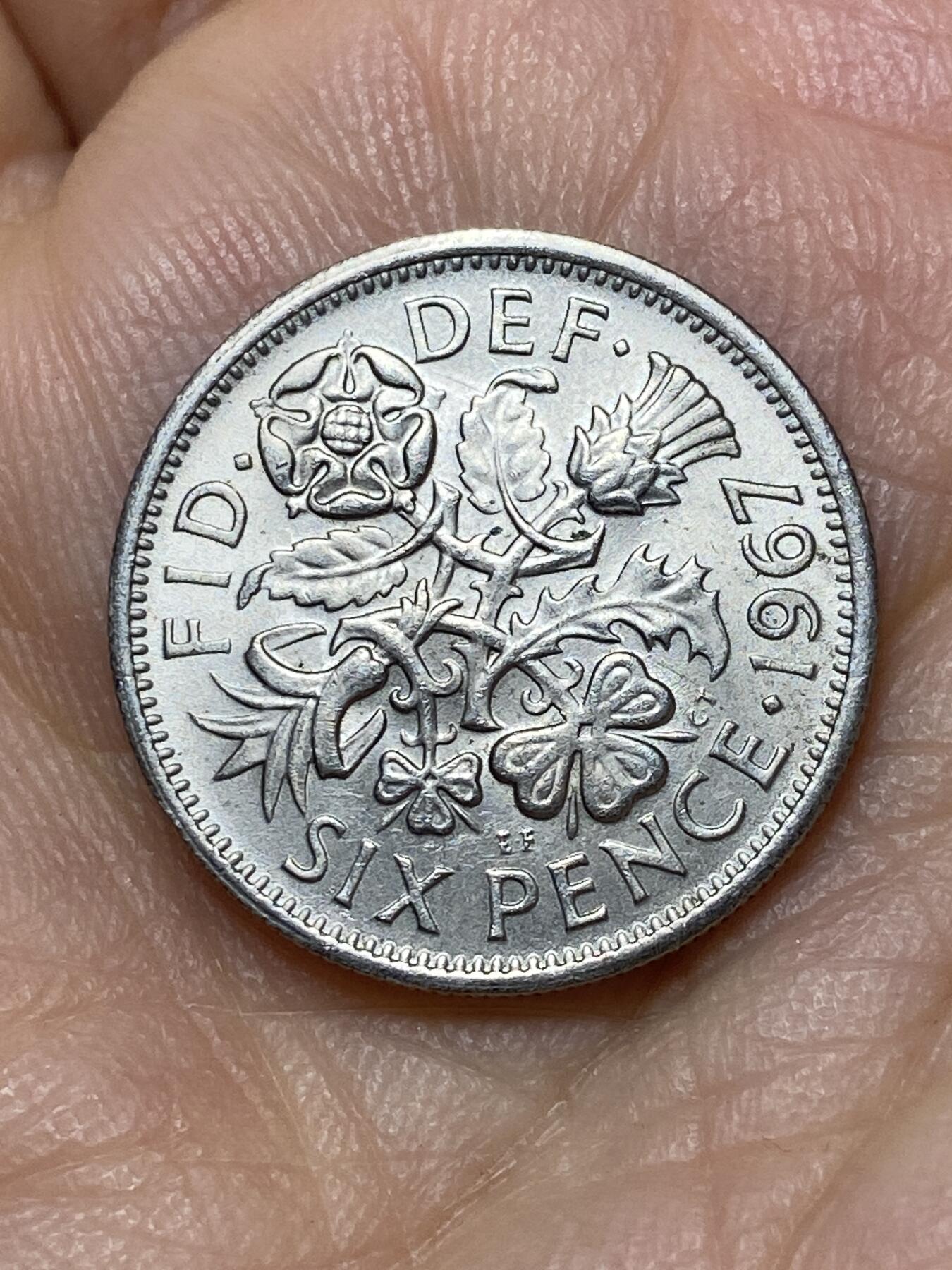 2026年第十一场(总第一百八十场）外国好品散币场(免佣金) 英国🇬🇧1967年6便士(伊丽莎白二世青年桂冠第二版，普制币关门年)