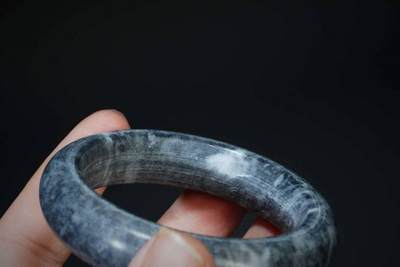 上海都达杂项专场三十四【年后发货全场包邮】  天然墨玉手镯86-35