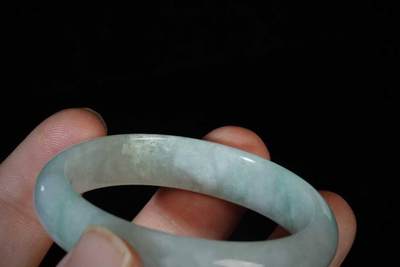 上海都达杂项专场三十四【年后发货全场包邮】  天然冰绿种翡翠蛋形手镯86-42