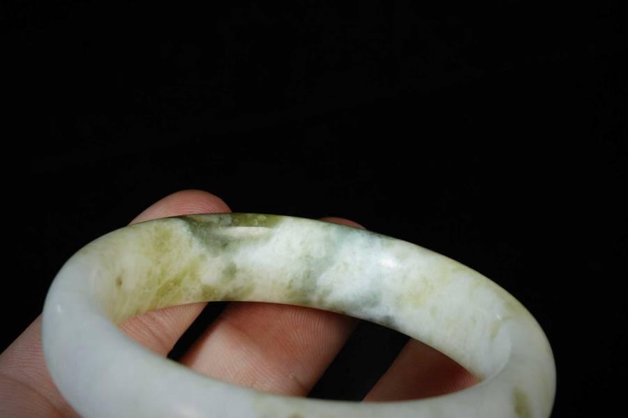 上海都达杂项专场三（全场包邮） 天然 蓝田玉贵妃手镯86-34