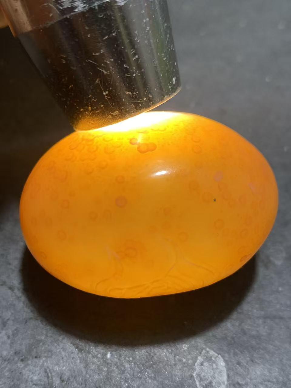 精美鱼籽纹冻料战国红玛瑙手工雕刻福在眼前大蛋形珠一个！