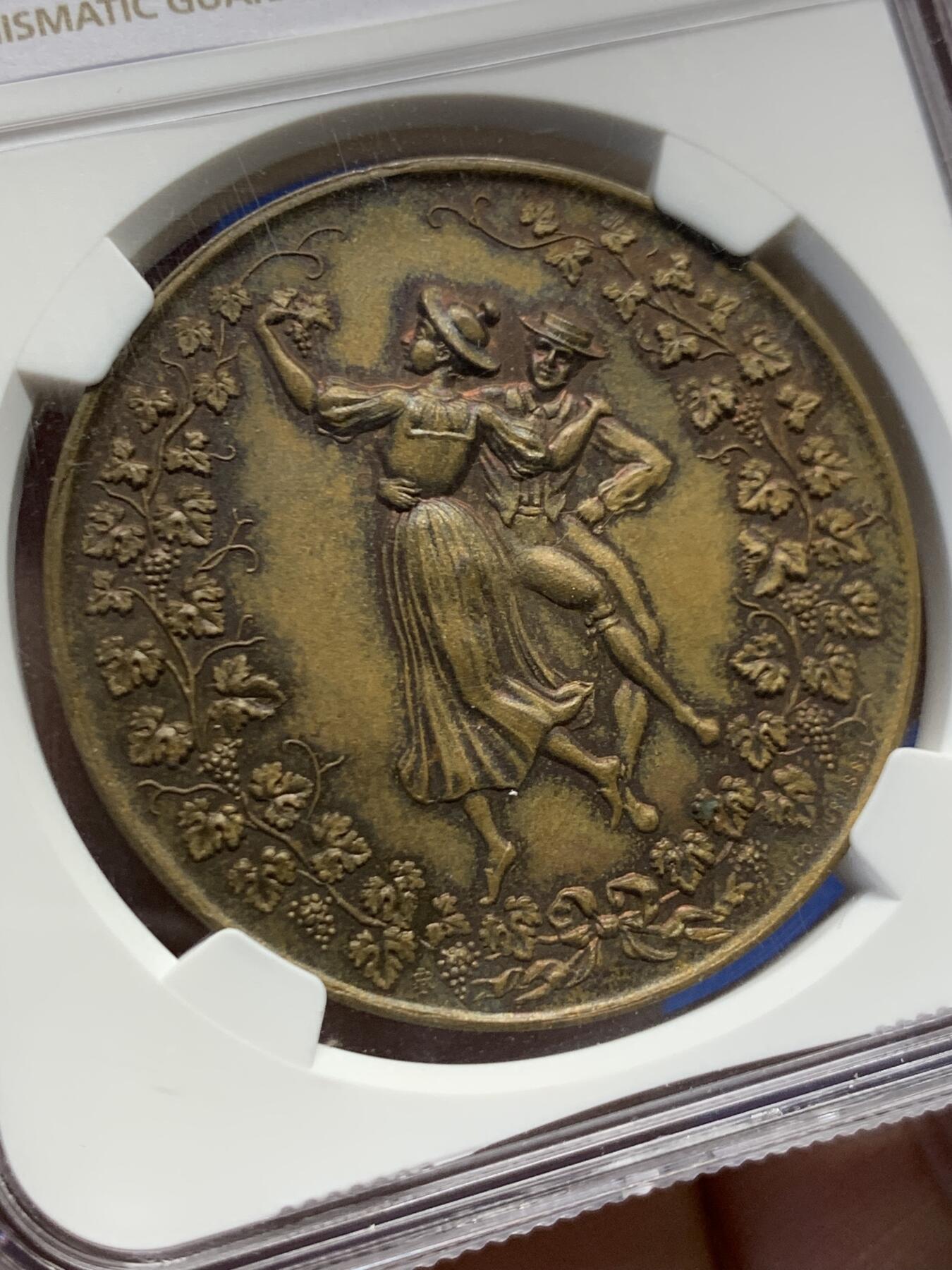 《竞宝斋》第459场 周日，周一，2场连拍 （全场包邮）欢迎送拍 NGC MS62BN 瑞士 1889年 葡萄园 景观铜章 为丰收而舞 整体非常值得收藏