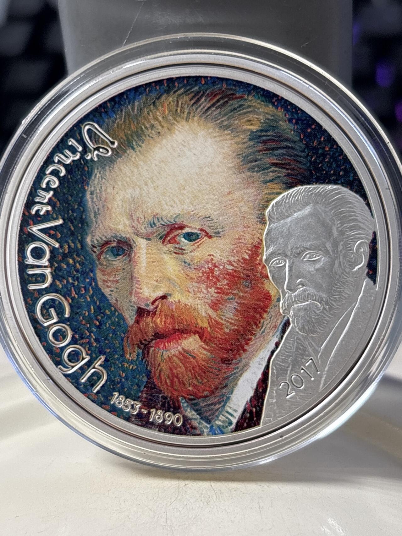 第190期拍卖 加蓬2016年画家梵高作品集彩色镀银纪念币，直径50毫米