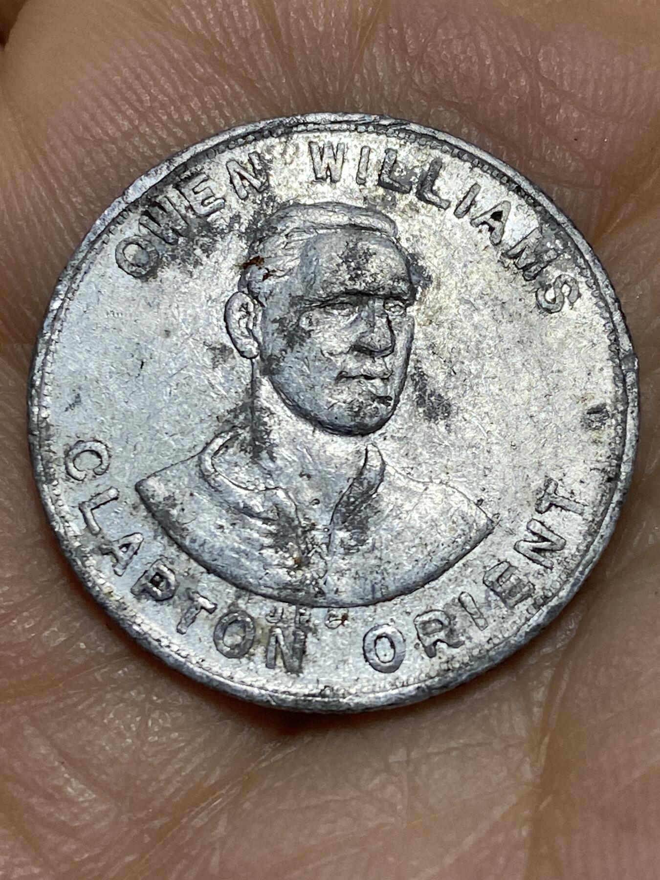 2026年第十一场(总第一百八十场）外国好品散币场(免佣金) 英国🇬🇧Adventure杂志纪念章(英国早期克拉普顿东方足球俱乐部球星欧文·威廉姆斯)