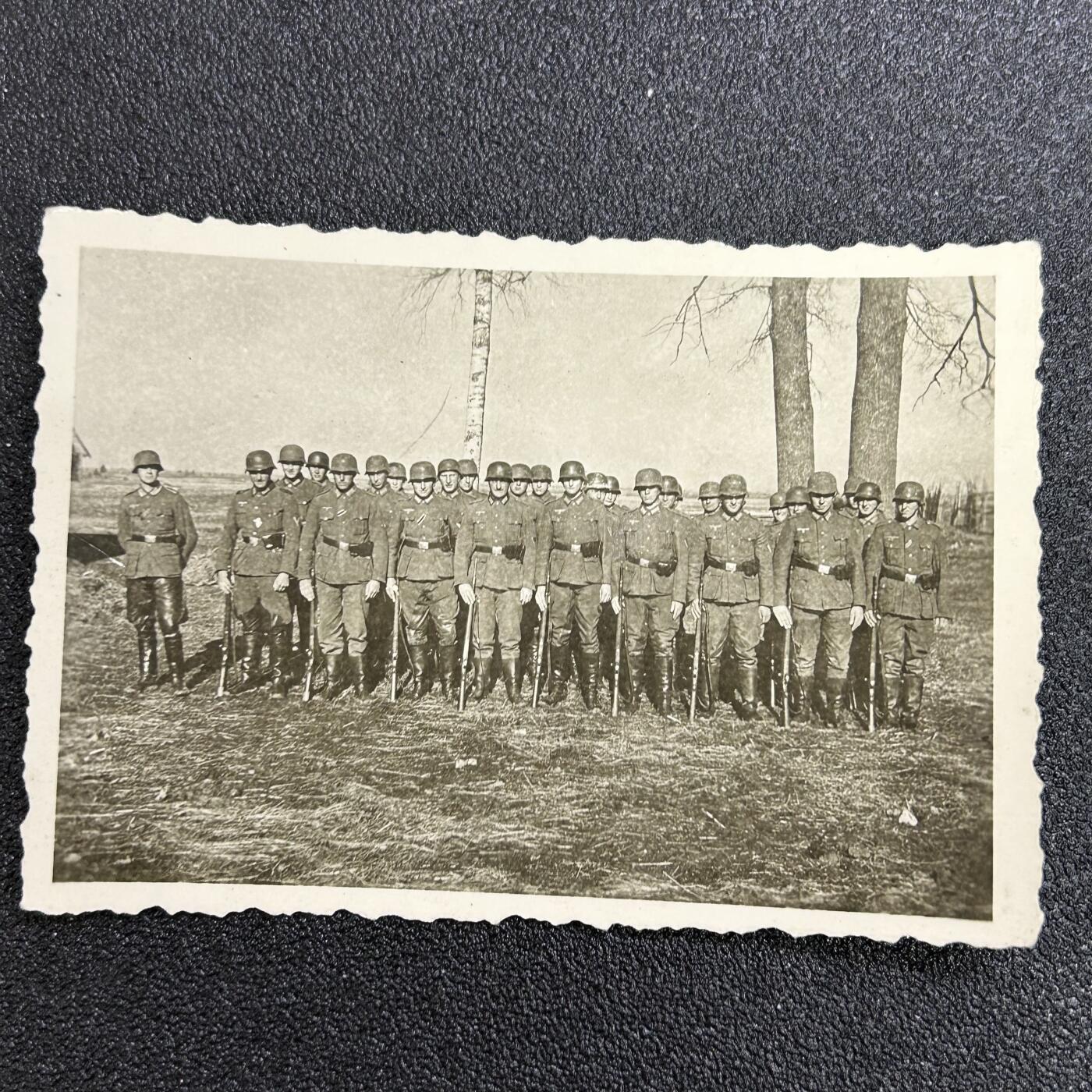 西秦中古拍卖第七十三期 二战 德军集体合影照片 多人被授勋