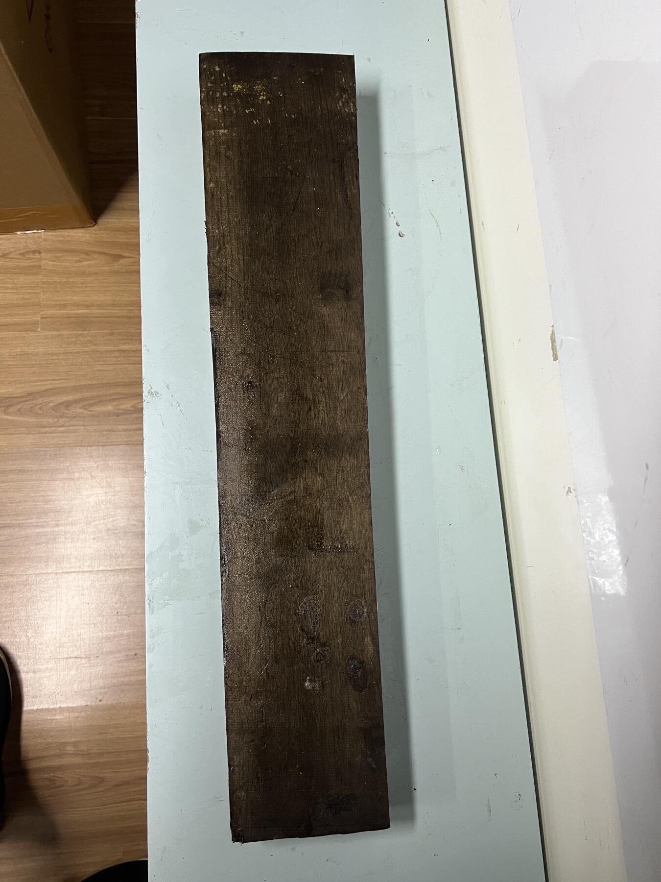 零元拍：01-17-1乌木金丝楠 可做镇尺 干泡台 满金丝药香，尺寸约：62.5/13.5/11/4.9厚CM，五斤多重