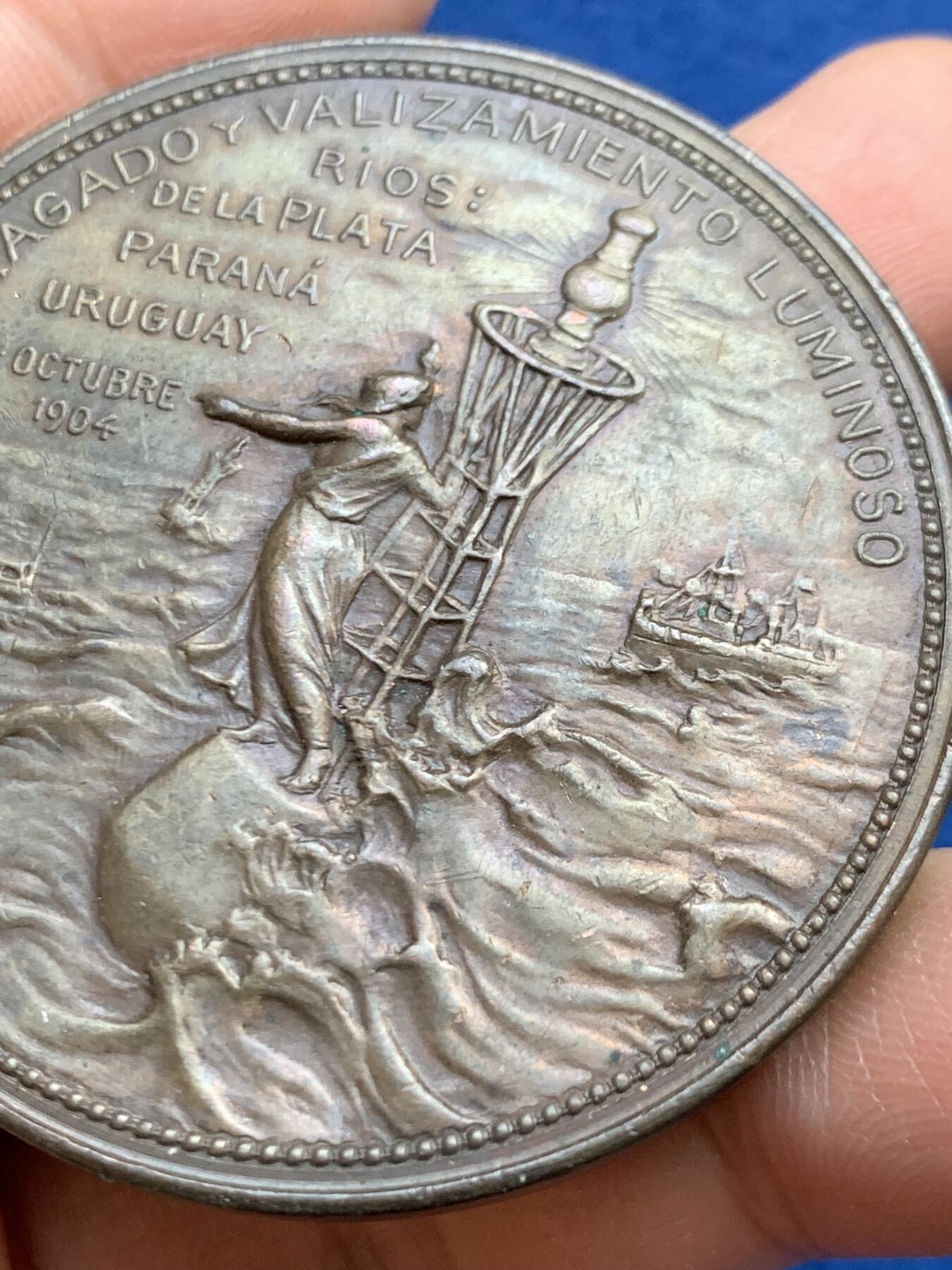 《竞宝斋》第459场 周日，周一，2场连拍 （全场包邮）欢迎送拍 阿根廷 1904年 航海铜章 底板不错 67.9g 52.5mm