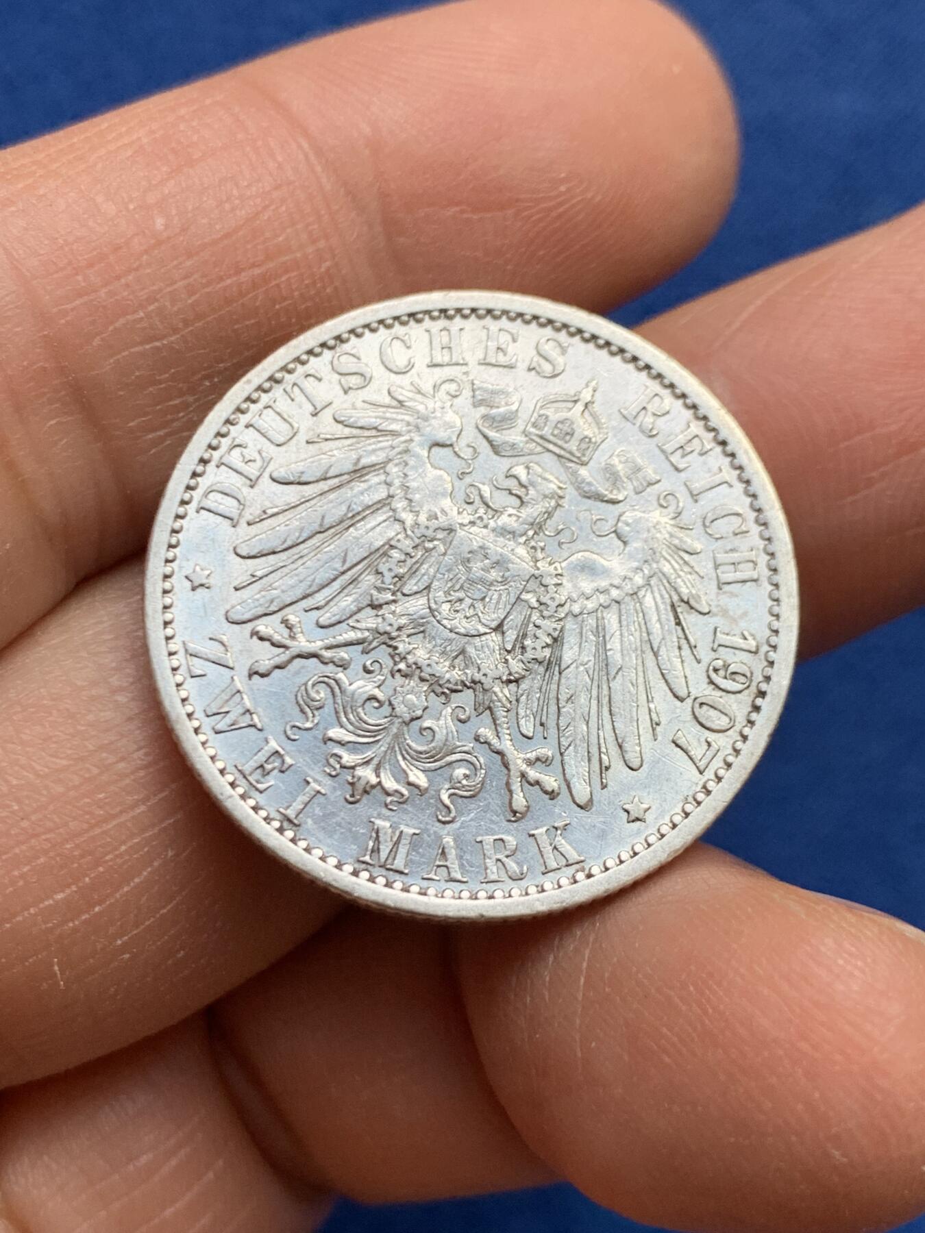 《竞宝斋》第459场 周日，周一，2场连拍 （全场包邮）欢迎送拍 德国 1907年 威廉二世 2马克 银币，裸币好品，比3马克的少见。