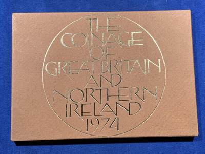 《竞宝斋》第459场 周日，周一，2场连拍 （全场包邮）欢迎送拍 - 英国1974年精制套币 礼品原装6枚币和1枚章 细节见图