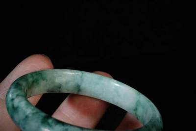 上海都达杂项专场三十四【年后发货全场包邮】  天然冰绿花翡翠手镯86-43