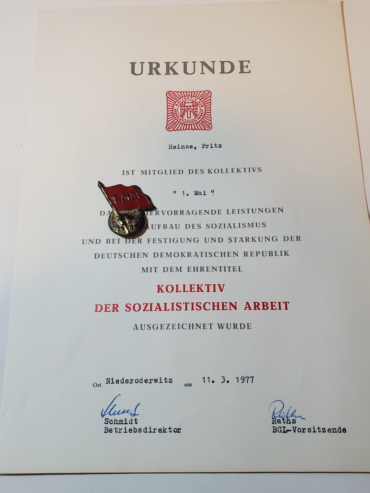 韵星假日拍卖第三十七期 -- Rimey Holidays Auction 37 民主德国集体劳动荣誉“五月一日”荣誉称号奖章带证书 少见