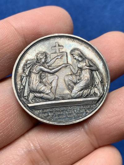 《竞宝斋》第460场 周日，周一，2场连拍 （全场包邮）欢迎送拍 - 法国婚姻与爱情纪念银章 1842 银标边铭 13.75克 32mm