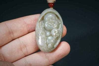 上海都达杂项专场三十四【年后发货全场包邮】  天然和田玉精雕《招财弥勒》挂件 附鉴定证书86-104