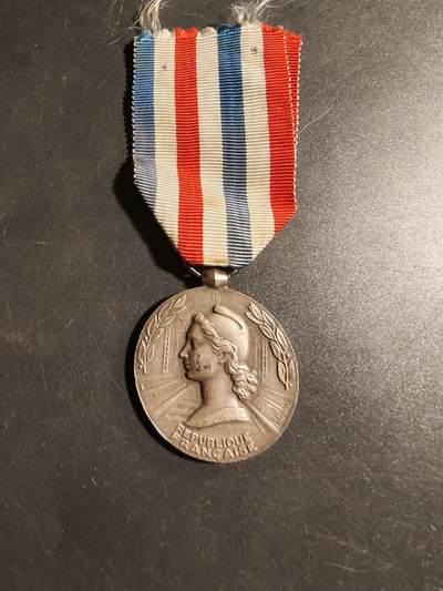 老王徽章第178期 - 法国银级铁路服务奖章    1959年实发