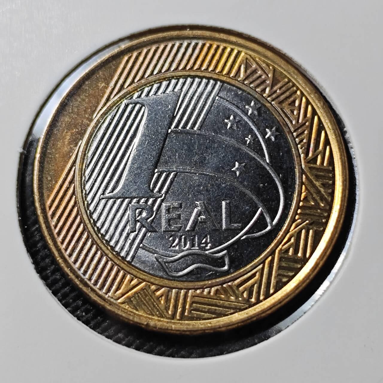 KK钱币收藏小铺  第388期  2月预留时间 周末发货  巴西1瑞尔双色币纪念币 好品