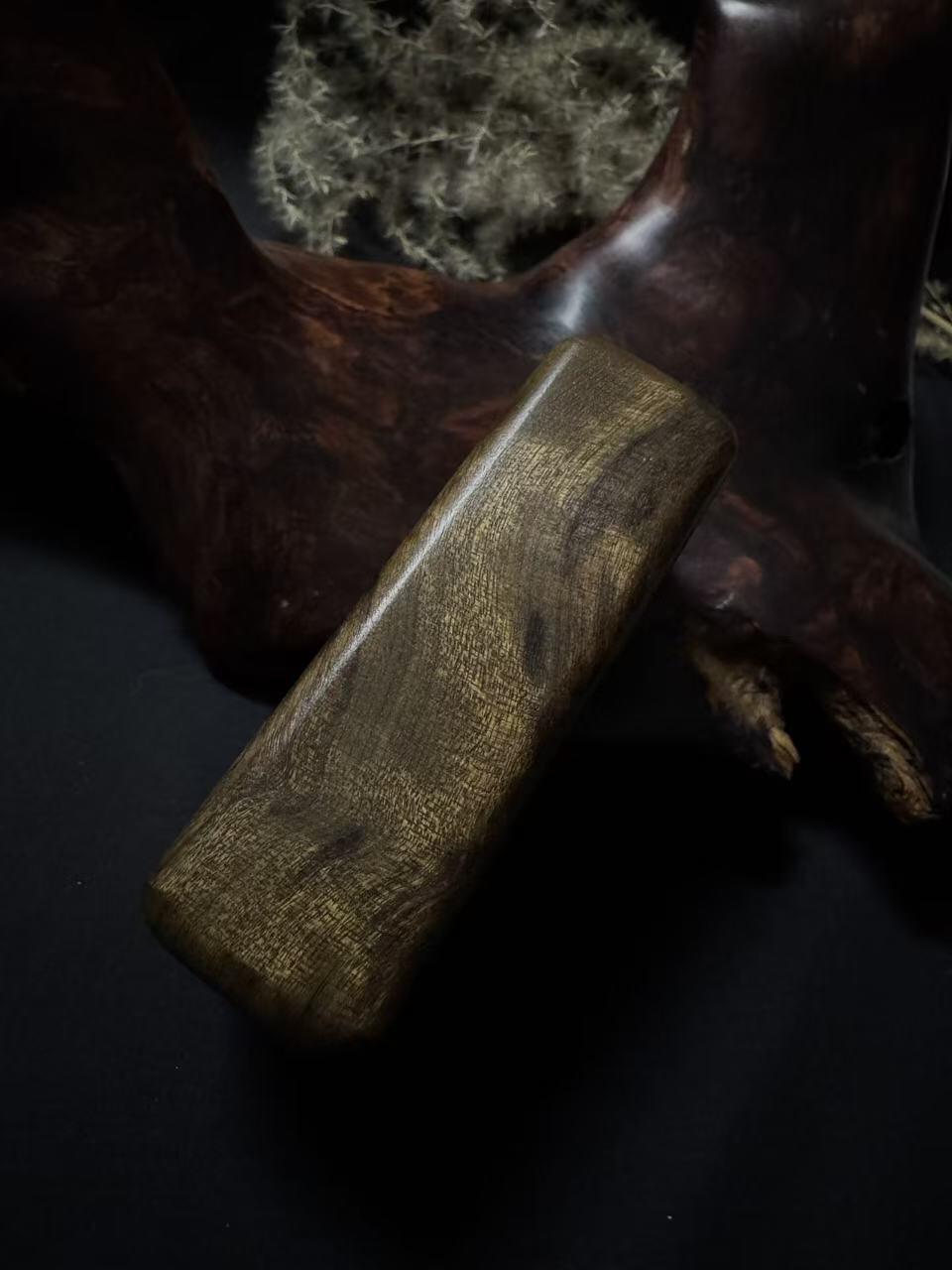 零元拍：B15金丝楠牌子，香喷喷的小金砖，金光闪闪，81/41/26MM