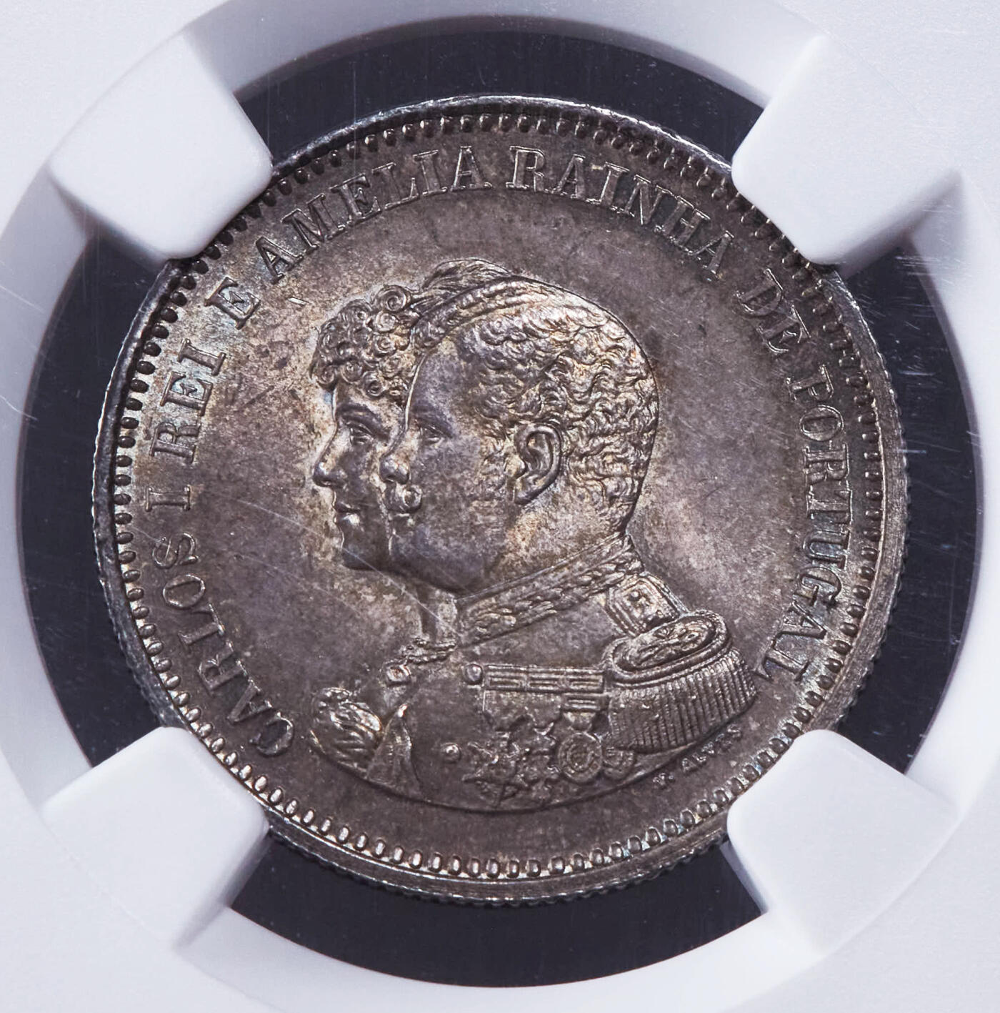 【俄甄集藏】“万象更新、马呈祥瑞”迎新春俄甄精品场-2026年(047)01-21 星期三 晚 19:30 全场包邮 葡萄牙1898年卡洛斯一世夫妇头像纪念发现印度400周年200、500、1000瑞斯银币3枚套，NGC MS64，五彩包浆，转光品相，分数整齐，味道一流