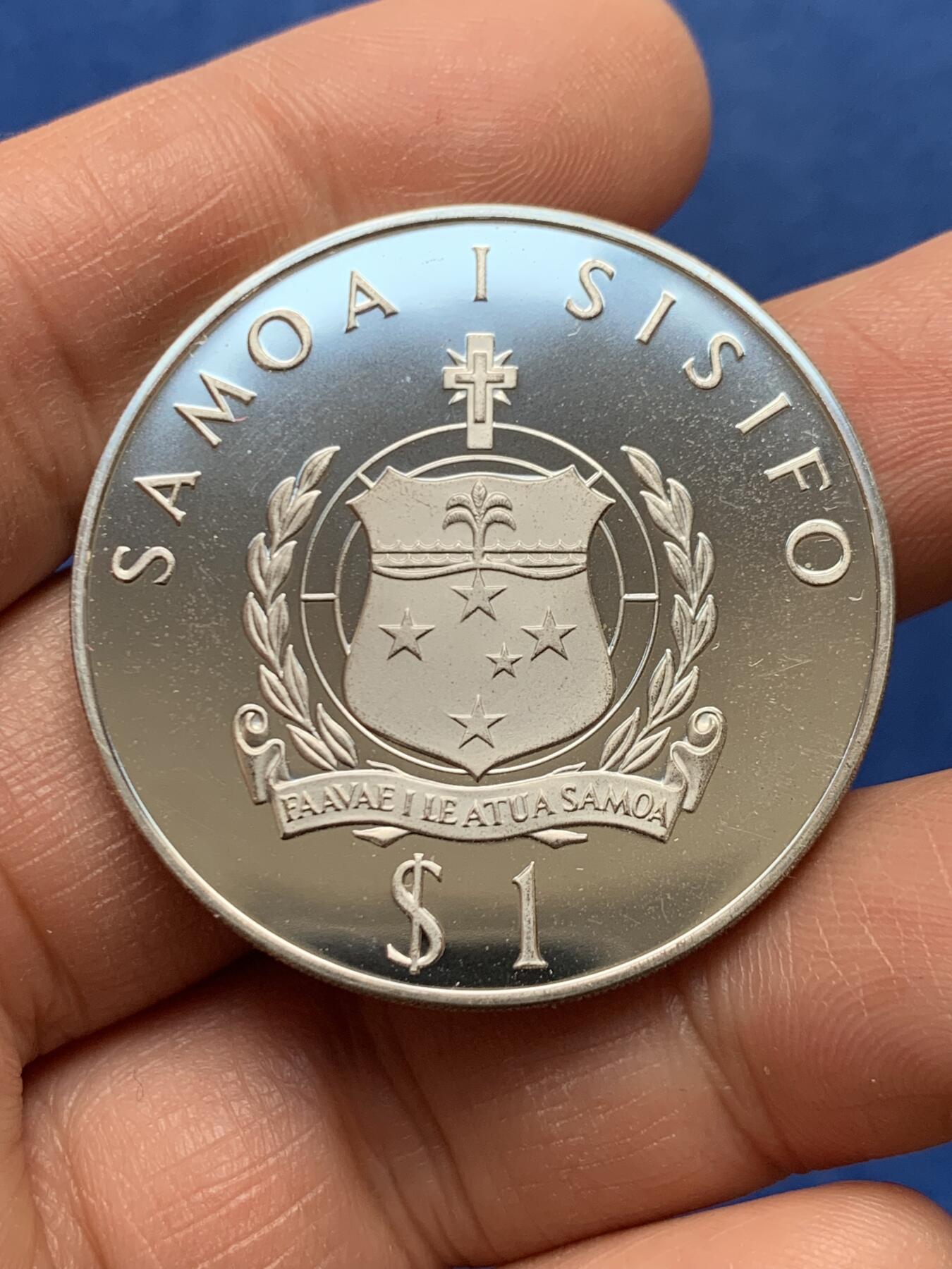 《竞宝斋》第460场 周日，周一，2场连拍 （全场包邮）欢迎送拍 萨摩亚1977年女王加冕25周年（银禧）1塔拉纪念银币，31.13克，925银