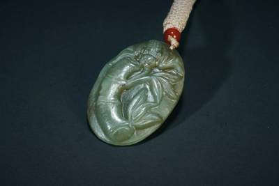 上海都达杂项专场三（全场包邮） - 天然和田玉精雕《祝福》挂件 附鉴定证书86-101