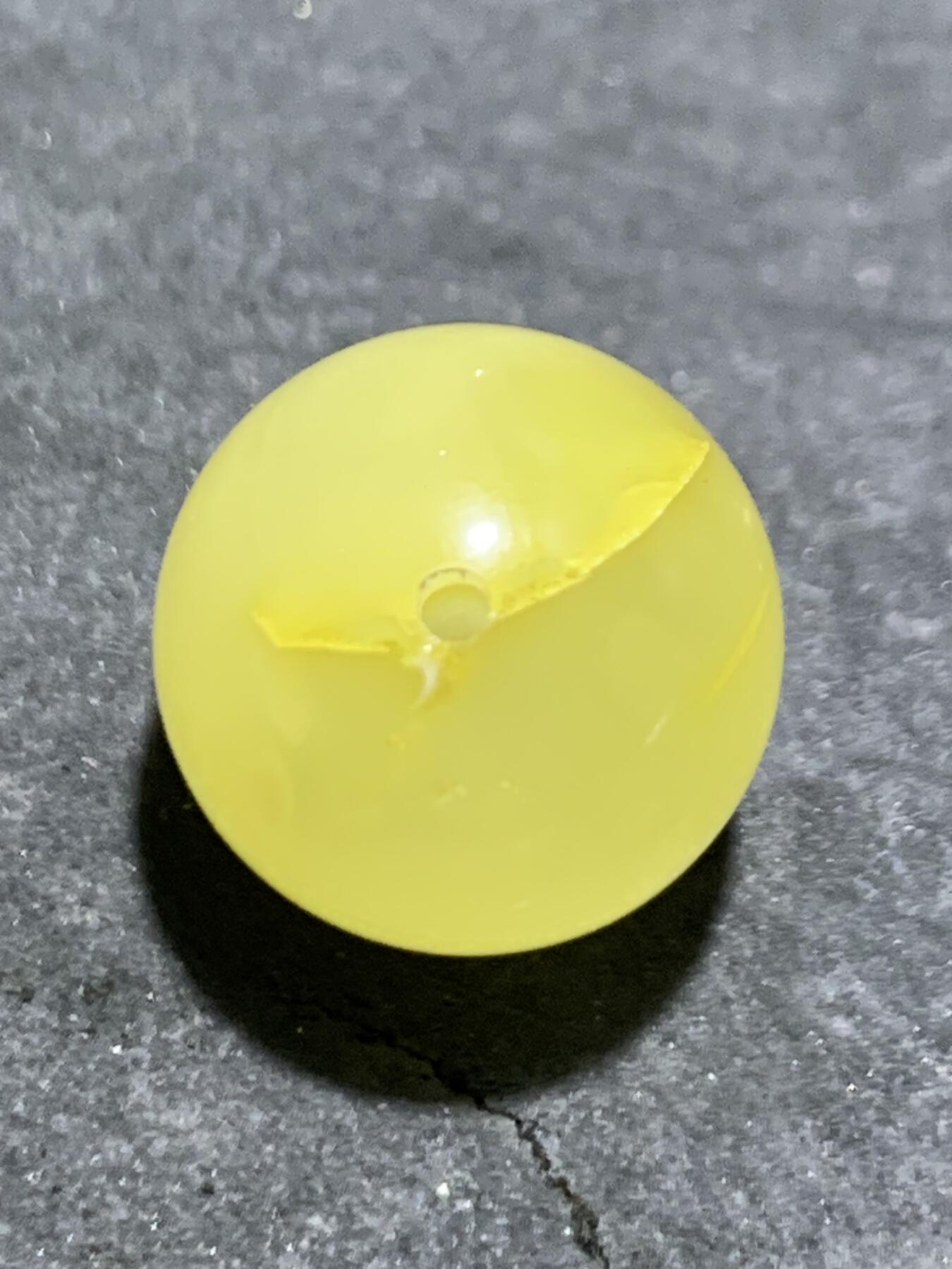 天然乌克兰原矿蜜蜡通货圆珠一颗，