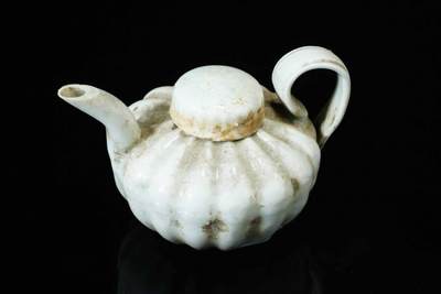 上海都达杂项专场三（全场包邮） -  影青釉开片茶壶86-241