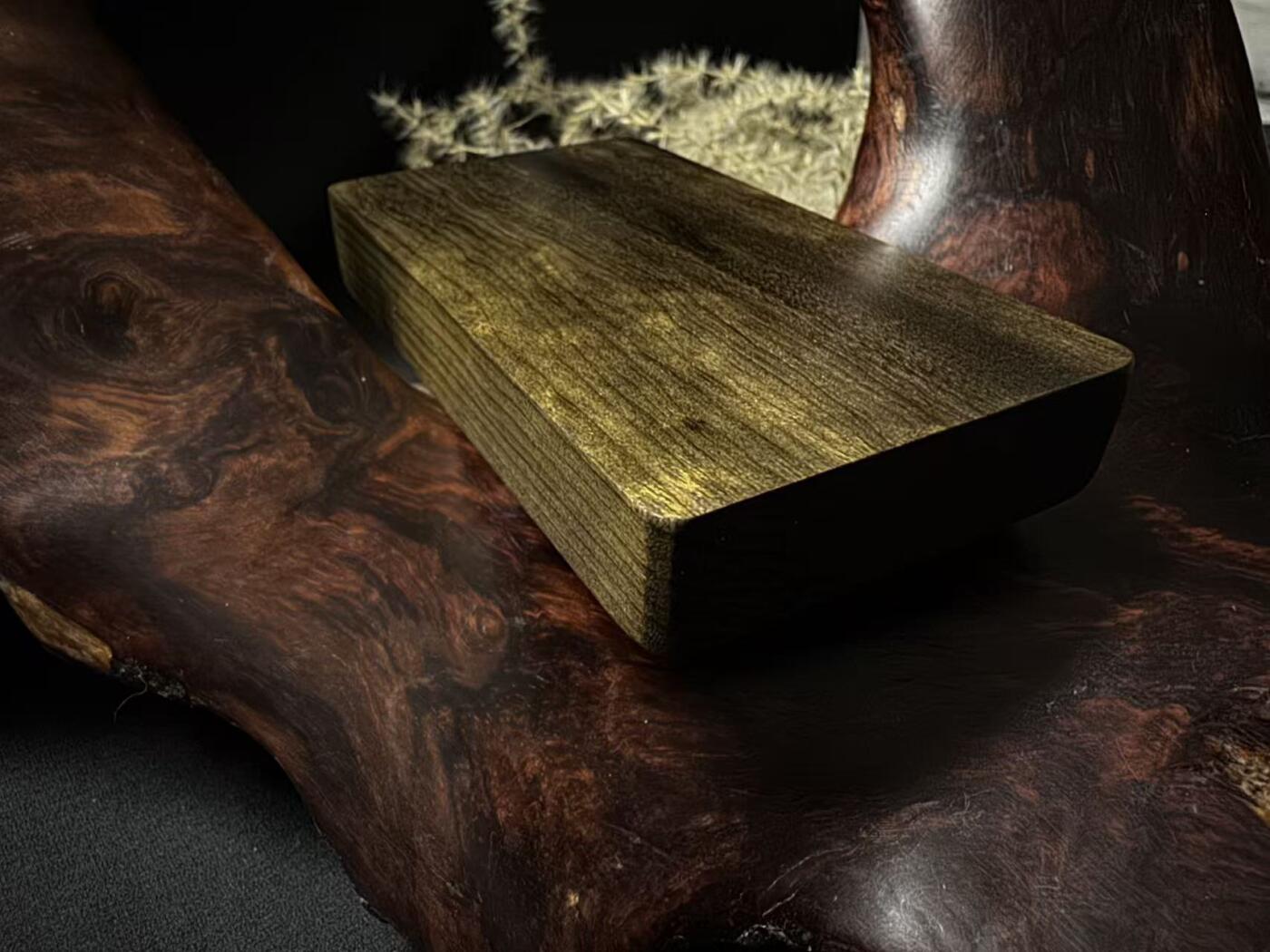 零元拍：B18金丝楠牌子，香喷喷的小金砖，金光闪闪，90/50/14MM