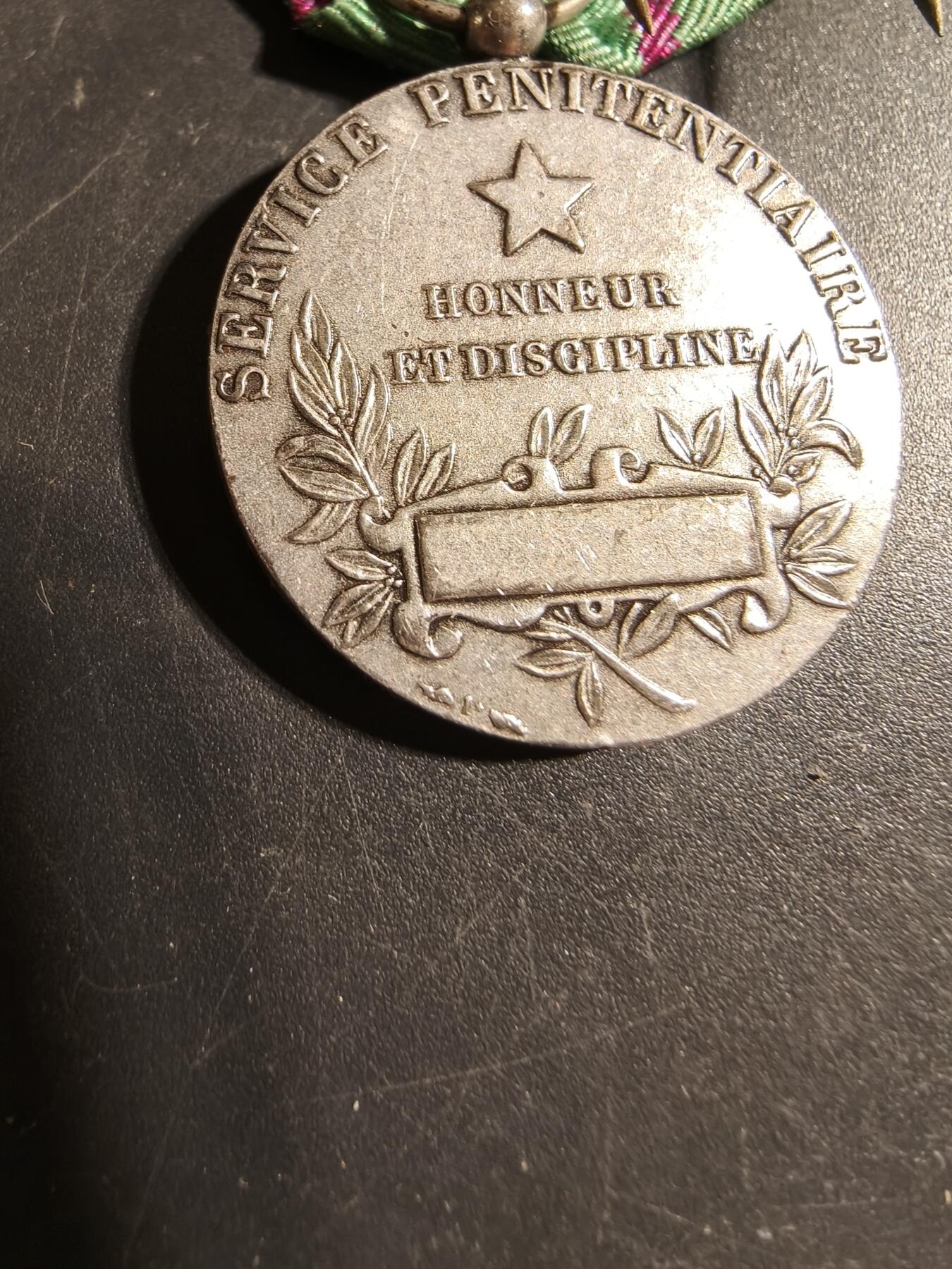 老王徽章第178期 法国银级监狱管理局荣誉服务奖章    925银      13.2g