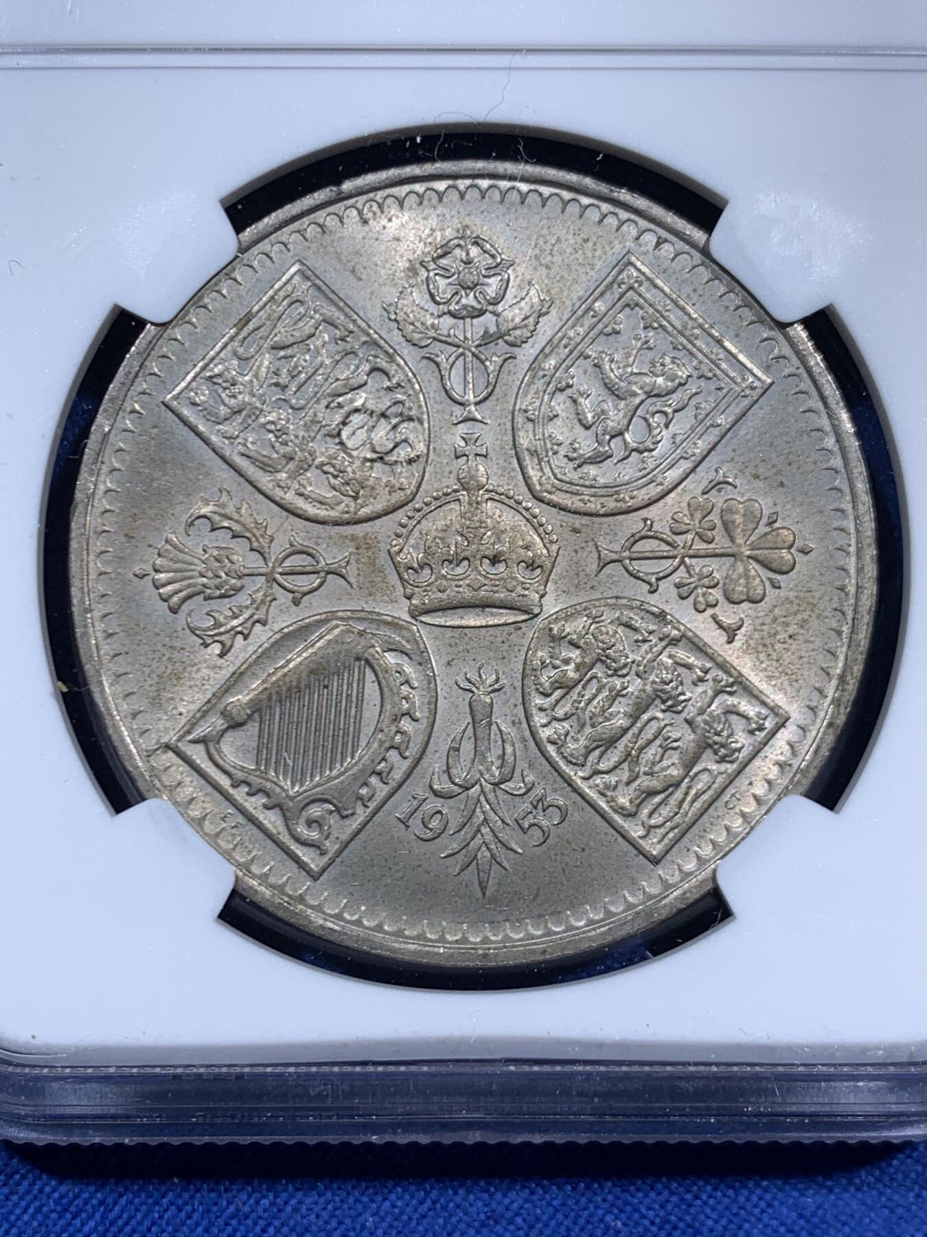 《竞宝斋》第460场 周日，周一，2场连拍 （全场包邮）欢迎送拍 NGC MS64 英国1953年伊丽莎白二世登基克朗