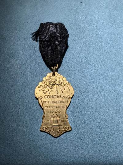 盛世勋华——号角文化勋章邮票专场拍卖第300期 - 法国1900年国际电力大会纪念证章