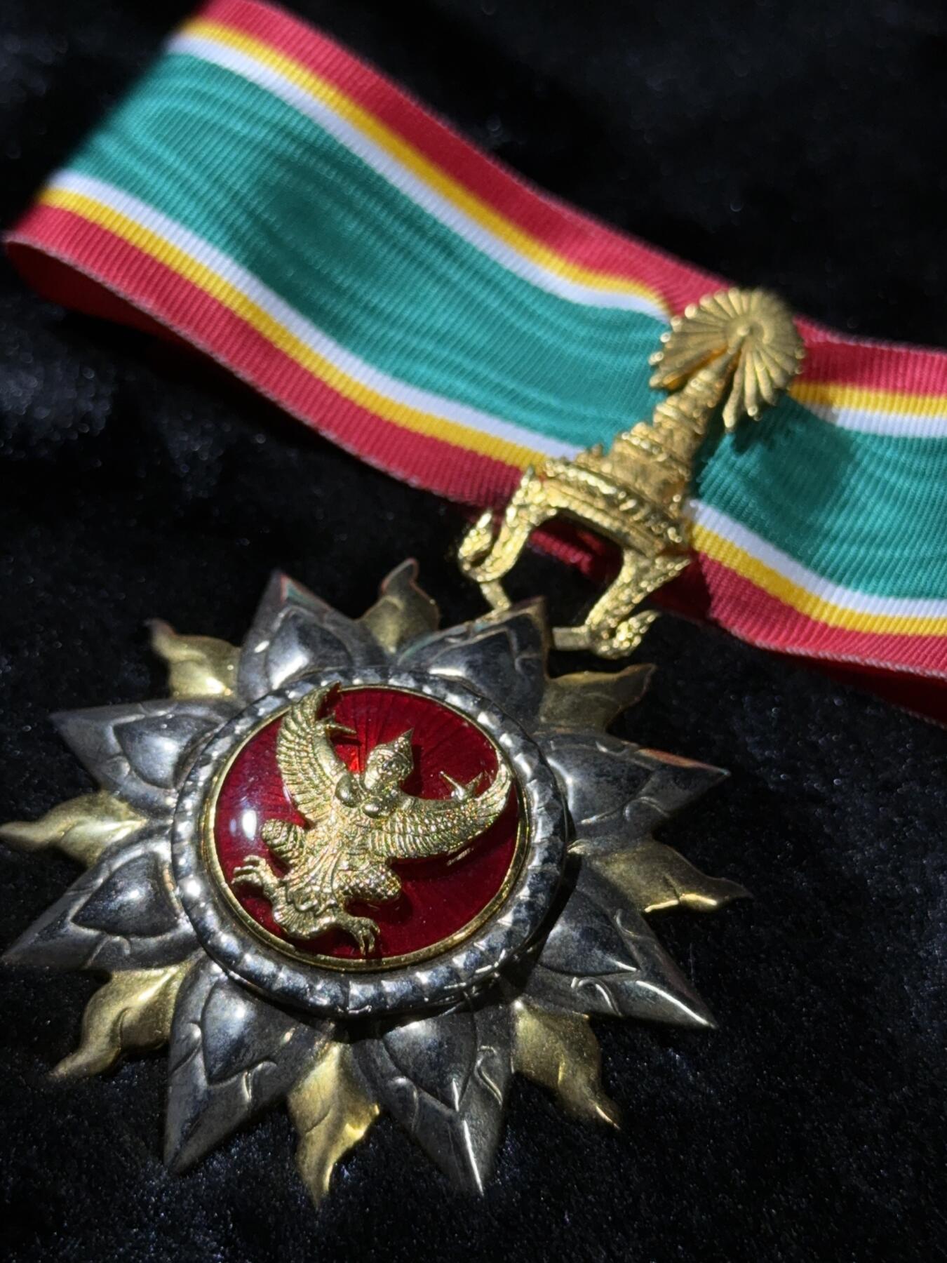 戎马世界章牌大赏第110期 泰国德雷古拉蓬勋章，指挥官级