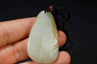 上海都达杂项专场四十八【全场包邮】  天然和田玉精雕《蝶恋花》挂件86-98