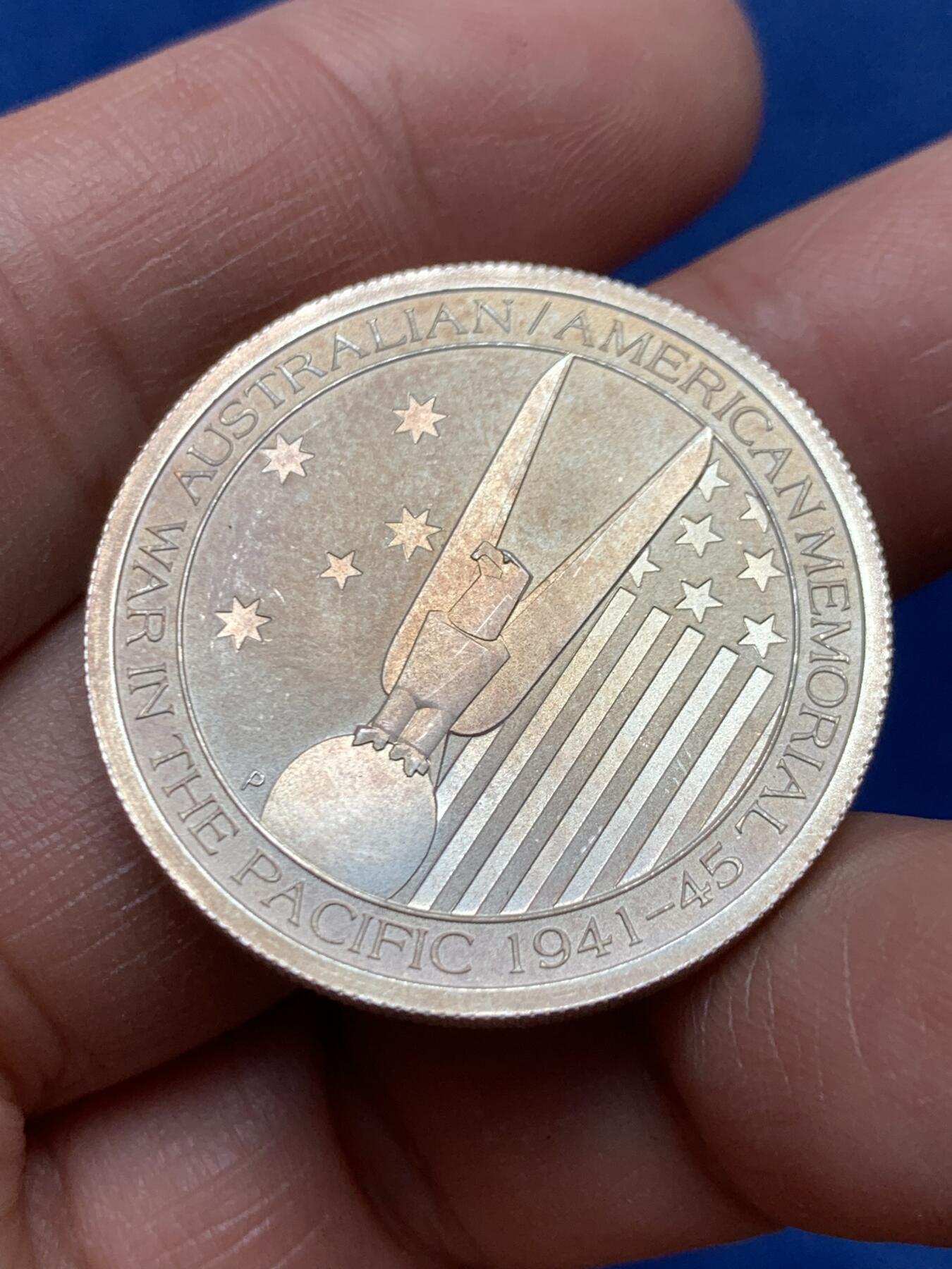 《竞宝斋》第460场 周日，周一，2场连拍 （全场包邮）欢迎送拍 澳大利亚2013年纪念二战澳裔美军50分银币，1/2盎司，999银，15.8克