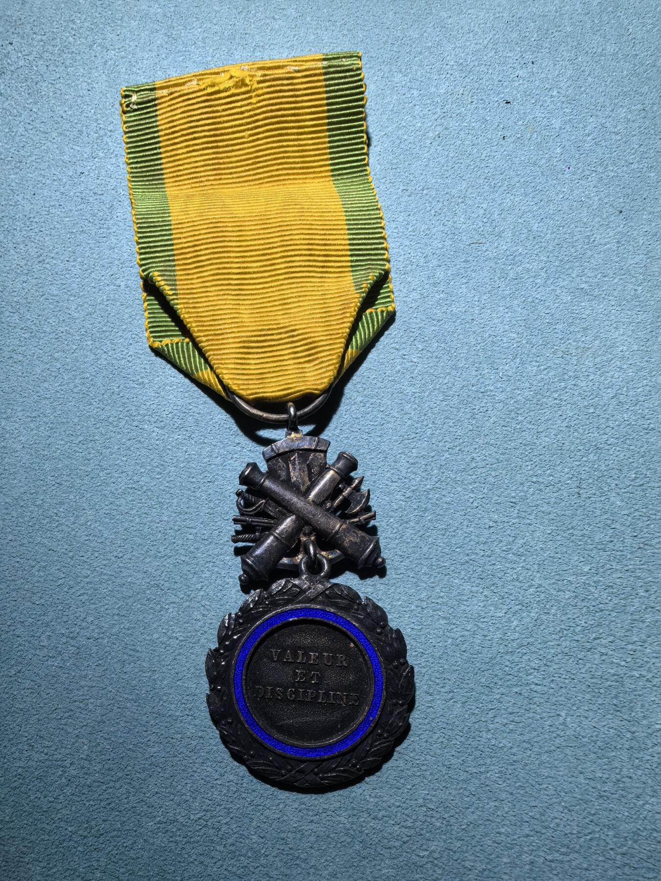 盛世勋华——号角文化勋章邮票专场拍卖第300期 法国军事奖章 五共版 银制带银标