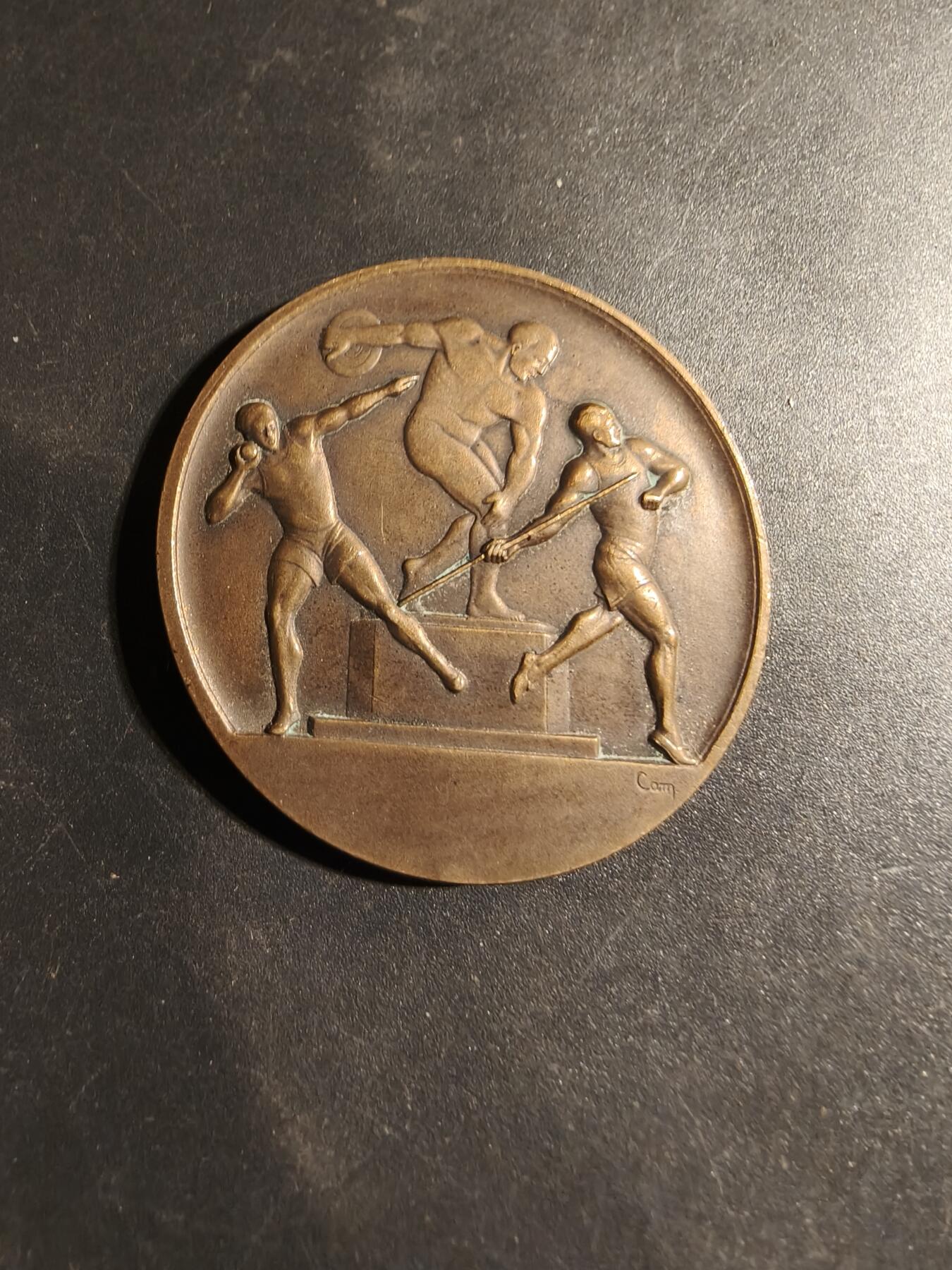 老王徽章第178期 法国古典运动大铜章    原盒    投掷铁饼、铅球、标枪     直径40mm    重量27.6g