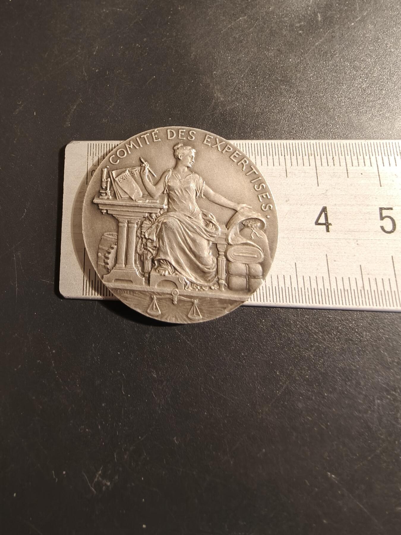 老王徽章第178期 法国工业与商业部银代章    800银    直径33mm    重量15.5g