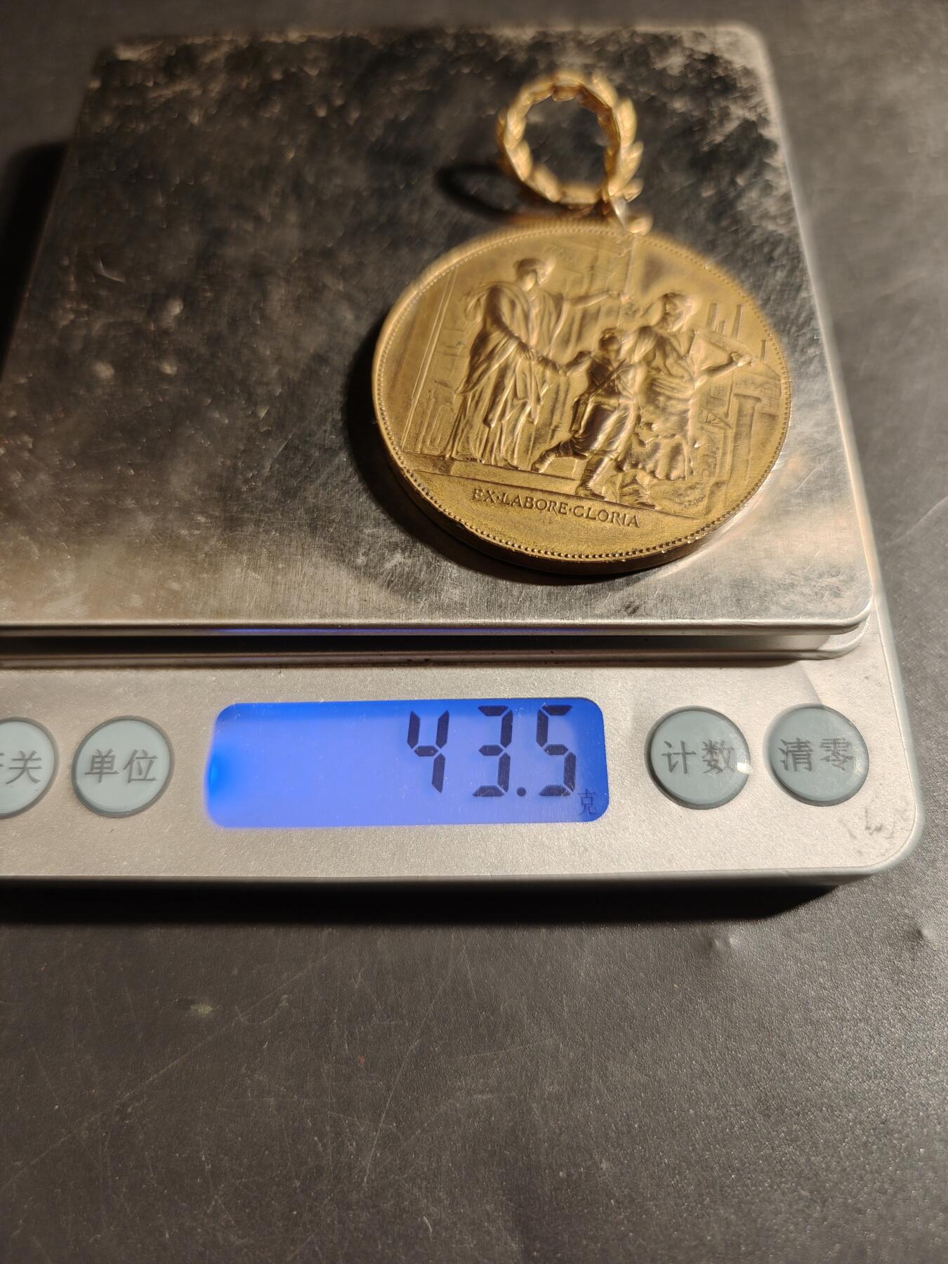 老王徽章第178期 法国1894年小学教育证书镀金大尺寸奖章    原盒     直径46mm    重量43.5g