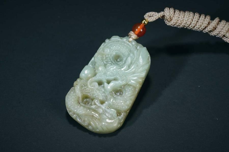 上海都达杂项专场三（全场包邮） 天然和田玉精雕《祥龙吐珠》挂件 附鉴定证书86-105