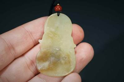 上海都达杂项专场三十四【年后发货全场包邮】  天然和田玉精雕《观音》挂件 附鉴定证书86-109