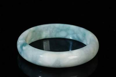 上海都达杂项专场三十四【年后发货全场包邮】  天然 翡翠手镯86-47