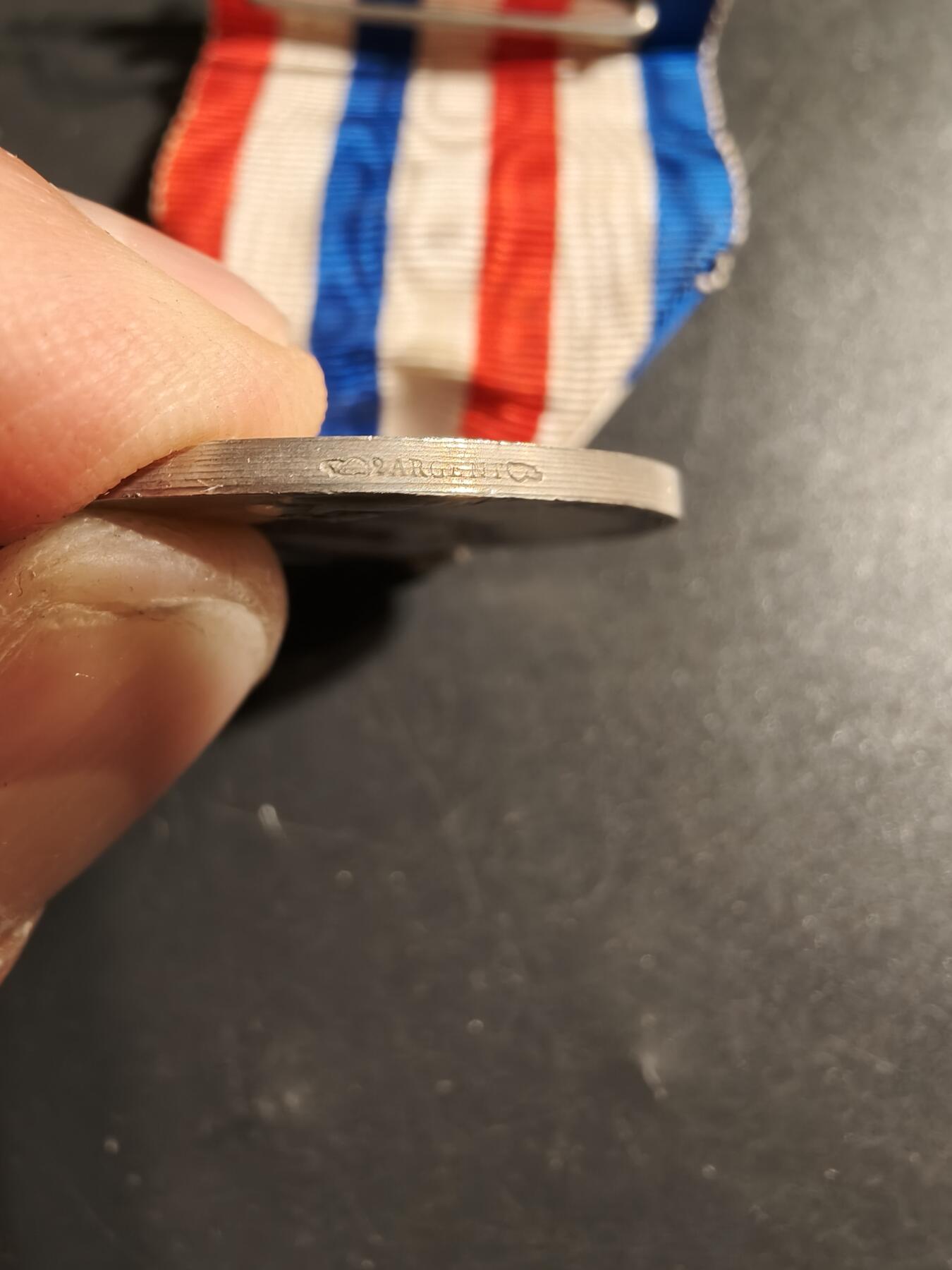 老王徽章第178期 法国银级铁路服务奖章    大师罗蒂版    原盒    1925年实发    800银少见贵金属版     19.7g