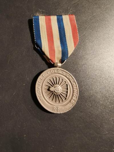 老王徽章第178期 - 法国银级铁路服务奖章    1949年实发