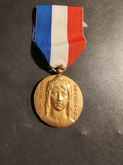 老王徽章第178期 - 法国博比尼市金级劳动荣誉奖章