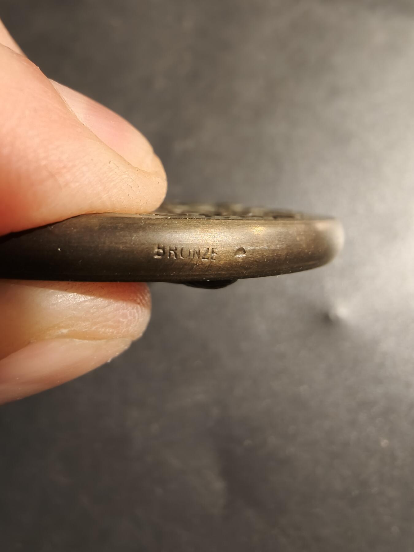 老王徽章第178期 法国工商信贷银行成立百年大铜章      原盒     大师Dropsy作品     直径59mm     重量105.5g