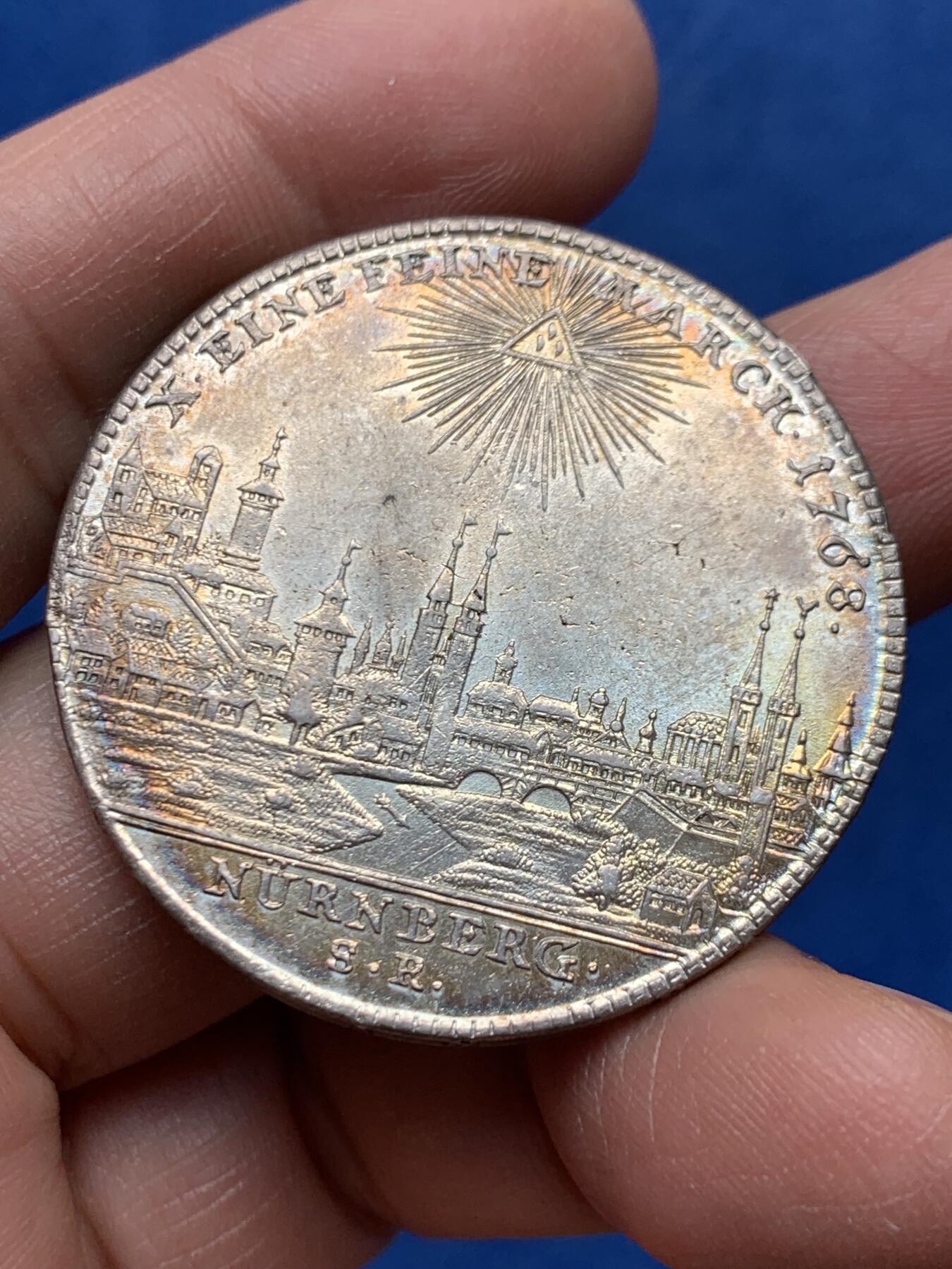 《竞宝斋》第460场 周日，周一，2场连拍 （全场包邮）欢迎送拍 神圣罗马帝国1768年纽伦堡城市景观泰勒 28克 40.6mm 带光五彩 细节极美 非常漂亮