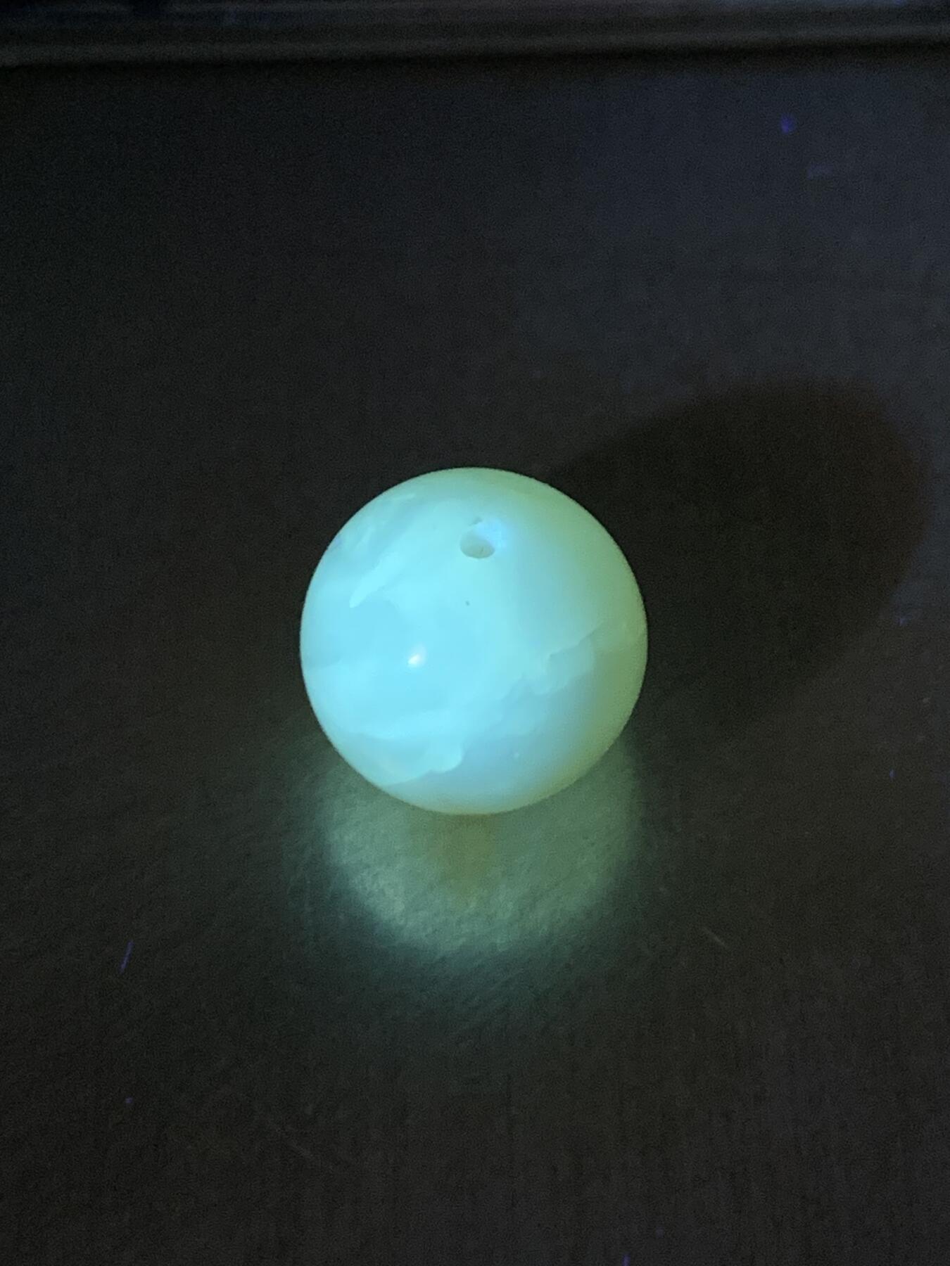 天然乌克兰原矿蜜蜡通货圆珠一颗，