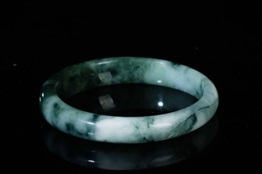 上海都达杂项专场三（全场包邮） 天然冰绿翡翠手镯