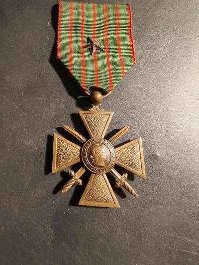 老王徽章第178期 - 法国1918版战争十字奖章    1颗铜星勋饰